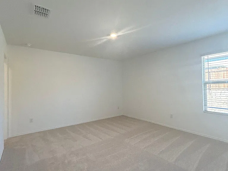 1920 Aves Glen Ln — Photo 6