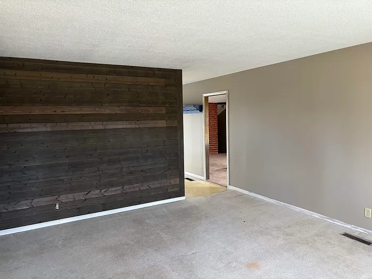 1609 Arlington Rd — Photo 3