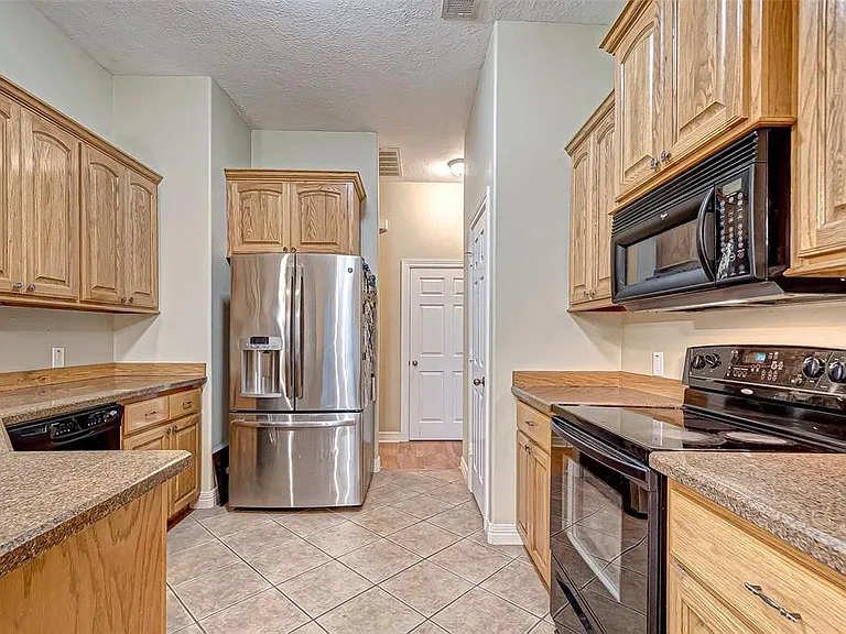 110 Monterrey Rd W — Photo 2