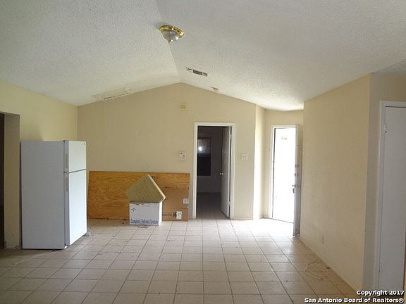 3rd image of 6211 Brownleaf St