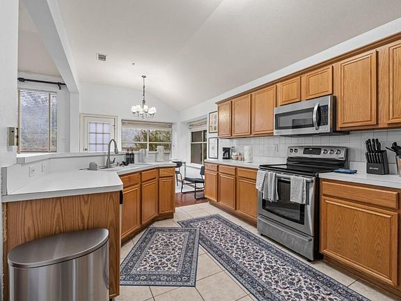 4th image of 7710 Brookview Dr