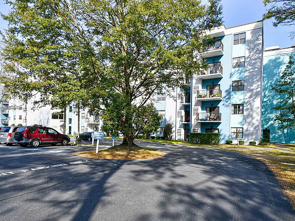 3rd image of 5001 Little River Rd. Apt E-212