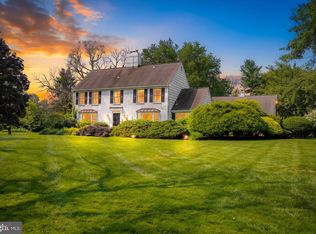 25 Arvida Dr, Pennington, NJ 08534
