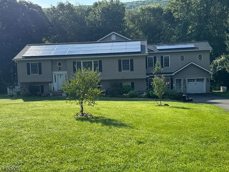 32 Woodland Dr — Photo 3