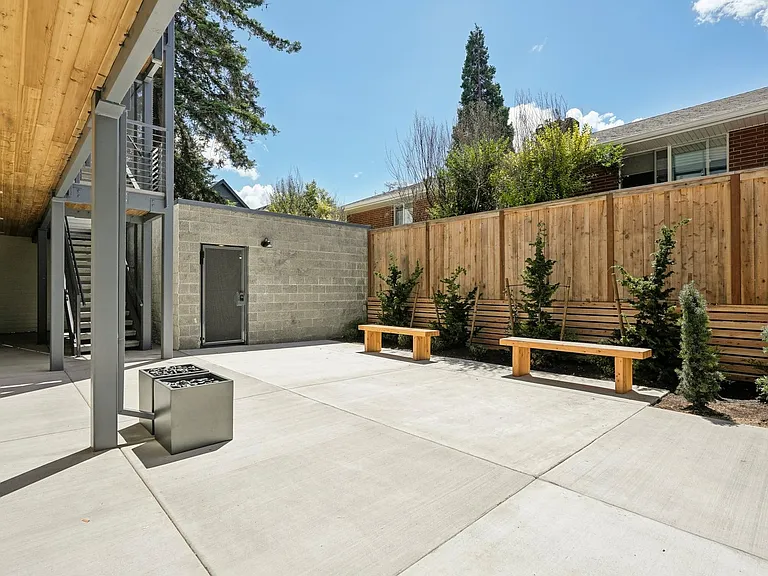 5480 NE 36th Ave — Photo 44