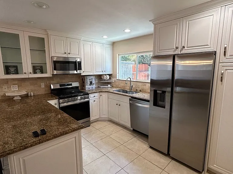 2512 Santa Ana Ave — Photo 1
