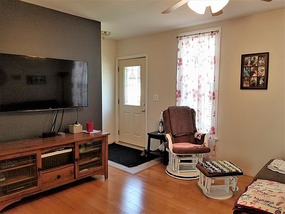 5th image of 215 Charles St