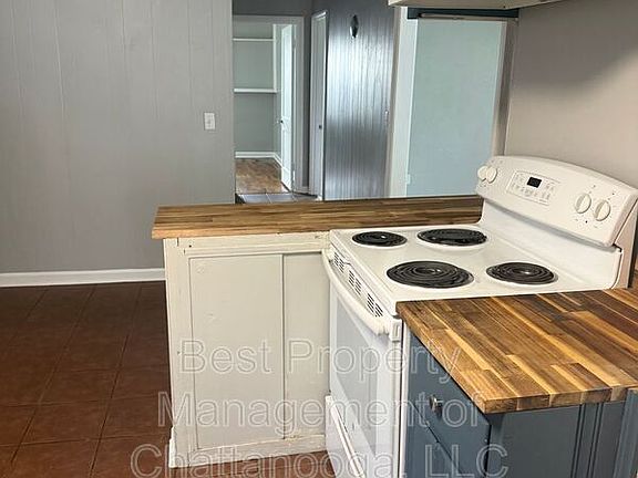 4th image of 1602 Maxwell Rd