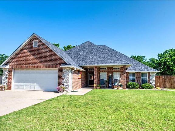 2nd image of 912 Tilghman Dr