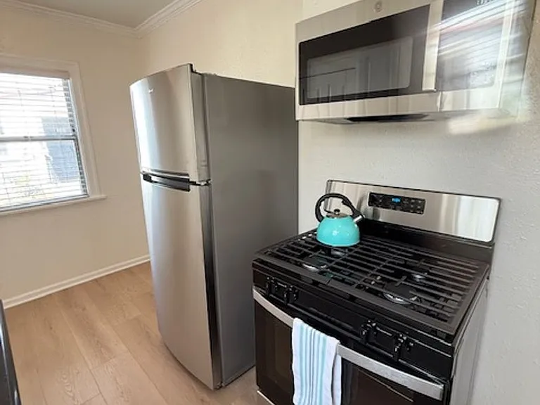 760 Elmira St #8 — Photo 14