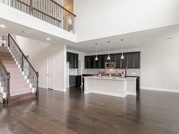 5th image of 2309 Truro Dr