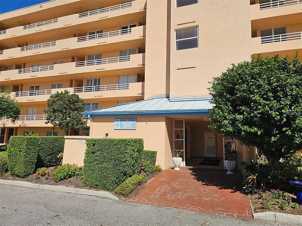 1 bed, 2.0 bath, 1106 sqft, $2,300 — Photo 2