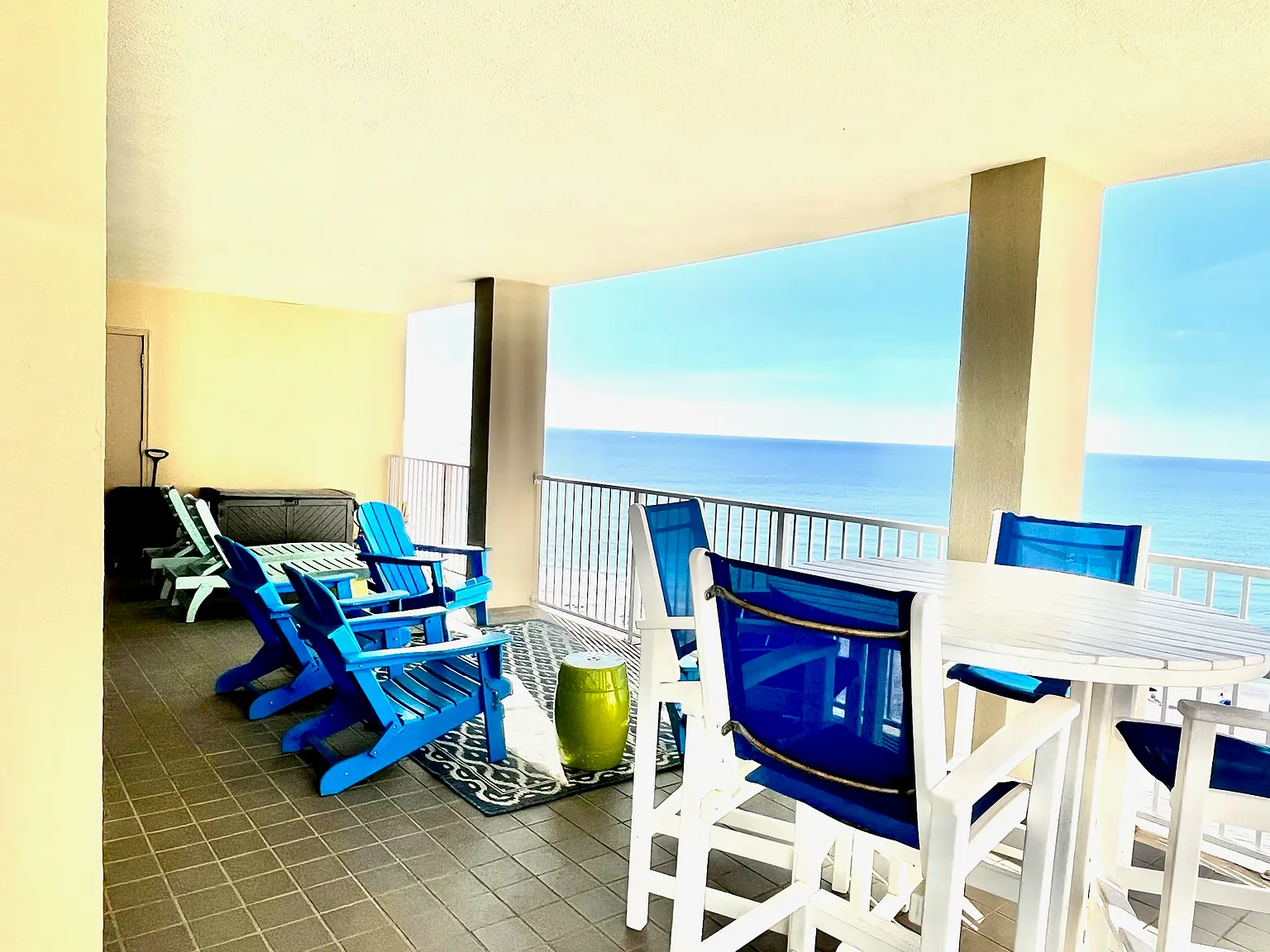 3 bed, 1266 sqft, $4,250 — Photo 2