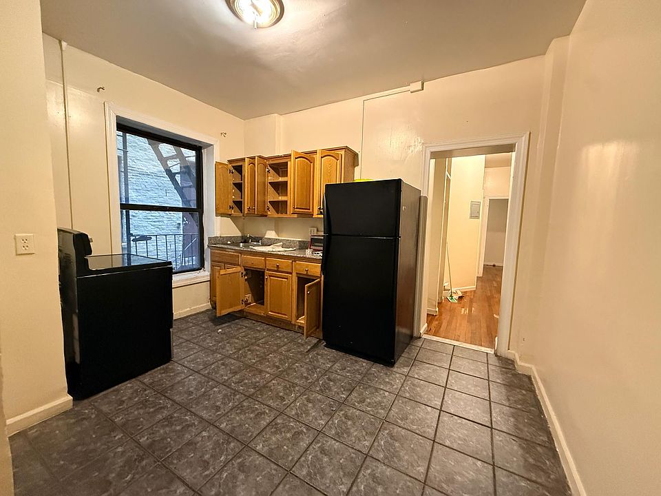 1st image of 150 Vermilyea Ave APT 3