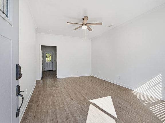 5th image of 302 Harrison St