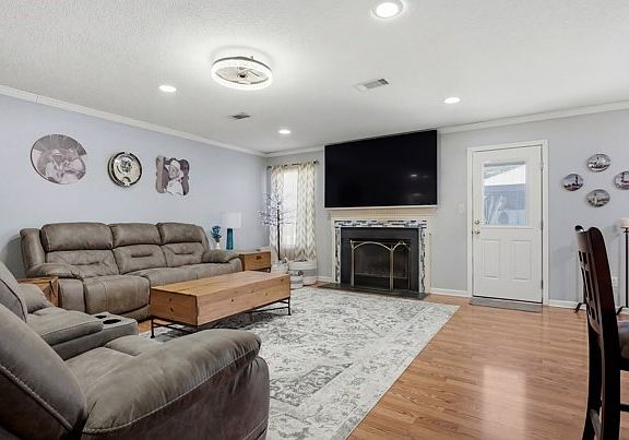 3rd image of 1048 Philema Rd S