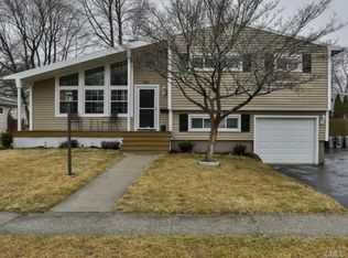 310 Ferndale Ave, Stratford, CT 06614