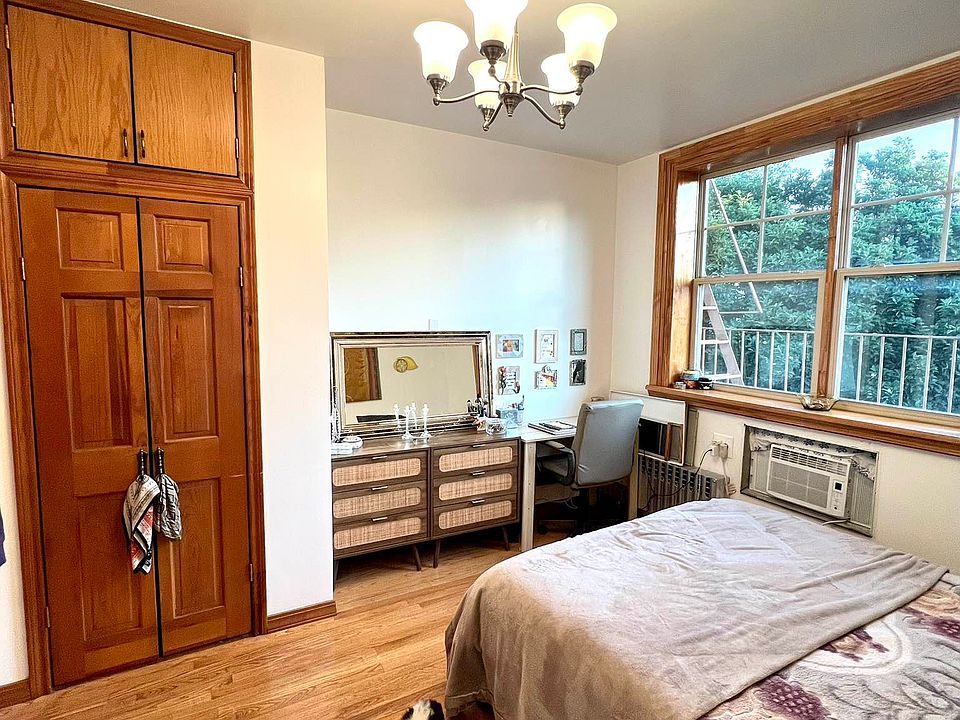 2nd image of 89 Diamond St #I