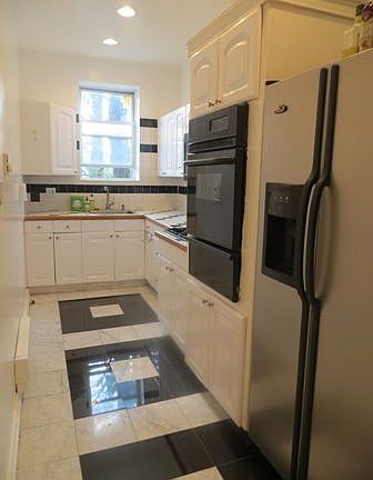 4th image of 202 Patchen Ave APT 3
