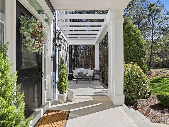 5th image of 215 Streamwood Rd