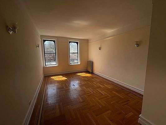 4th image of 221 Seaman Ave #5K