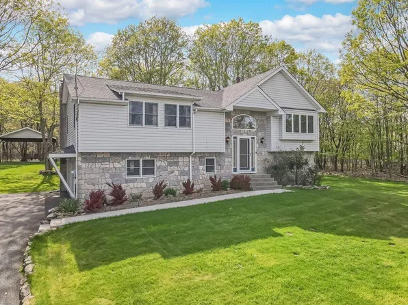 2111 Cheyenne Dr, Blakeslee, PA 18610