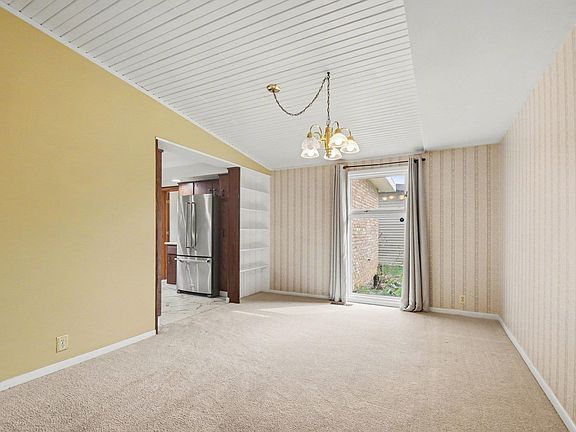 5th image of 826 Whitehall Dr
