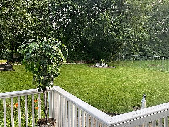 2nd image of 1183 Roseberry Ln