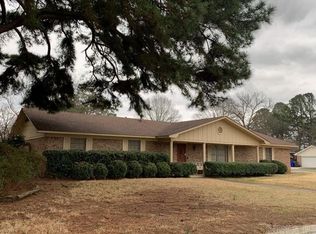 8 Shady Lane Dr, Conway, AR 72034