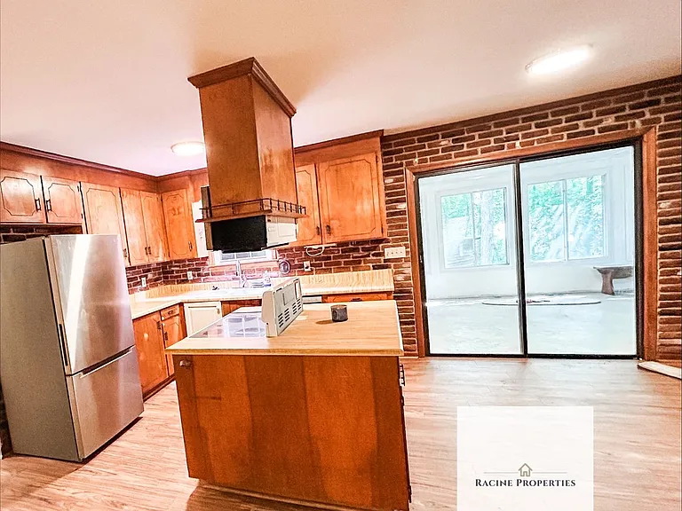147 Sunshine Dr — Photo 3