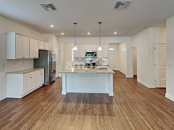 4th image of 307 Pine Terrace Dr
