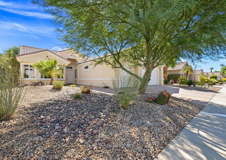 1st image of 36560 Blue Palm Dr