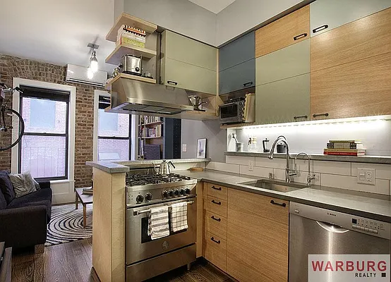 Sold by Warburg | media 11