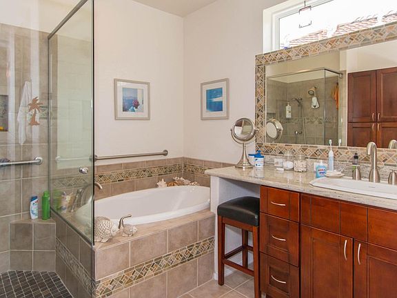 4th image of 8084 W Greensleeves Way