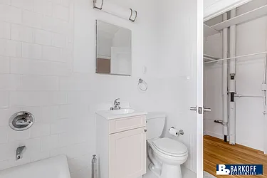 Rented by Barkoff Residential 