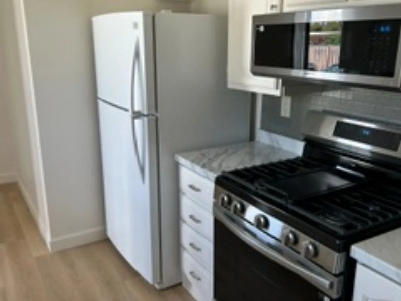 2 bed, 1200 sqft, $2,800 — Photo 4