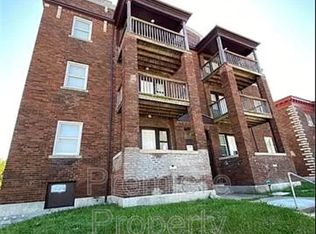 3319 E 30th St #2W, Kansas City, MO 64128
