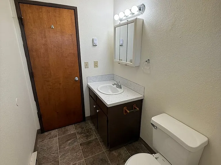Two Bedroom Duplex in Aumsville — Photo 10