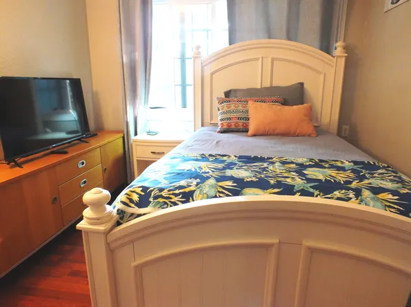 265 Frost Ct, Riverside, CA 92507