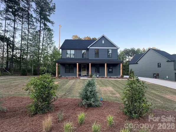 135 Parkdale Dr, Belmont, NC 28012