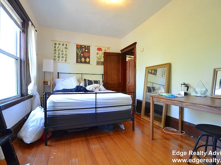 548 Washington St #2 — Photo 7