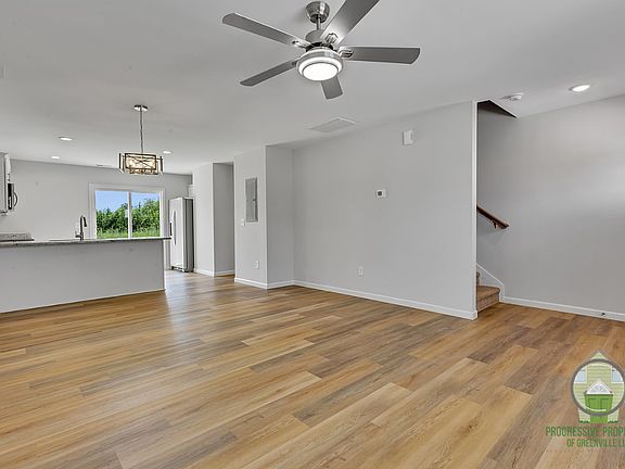 4th image of 9 Wofford Pine Dr #1