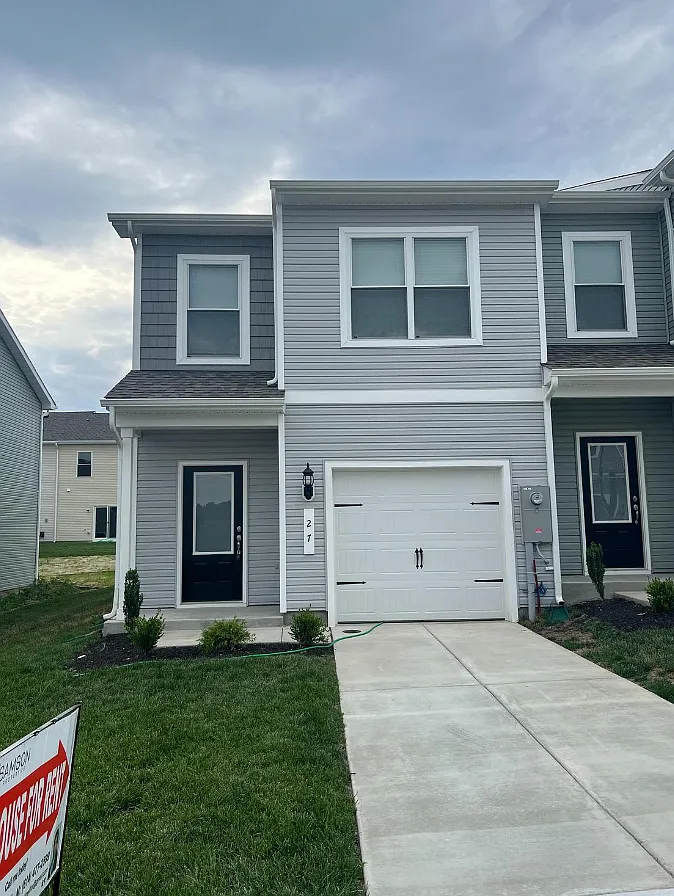 3 bed, 1443 sqft, $1,900 — Photo 2