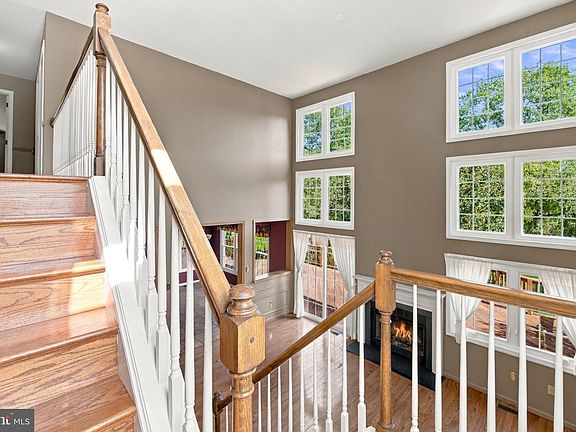 5th image of 276 Manchester Ct