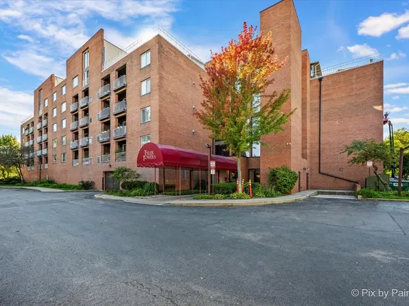 1450 Plymouth Ln APT 203, Elgin, IL 60123