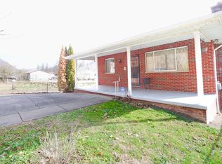 7636 Elk River Rd N, Clendenin, WV 25045