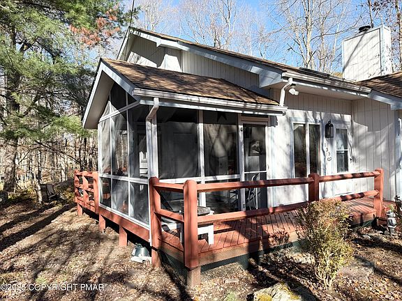 4th image of 135 Sitka Dr