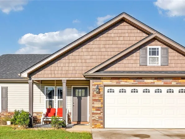 212 Bertha Burns Rd, Inman, SC 29349