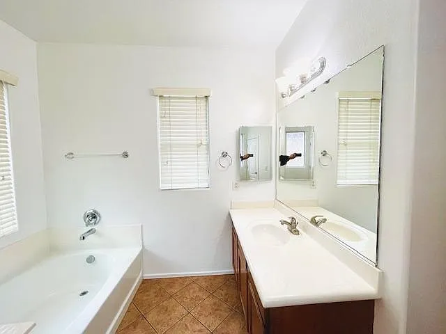 1917 N 78th Ave — Photo 10