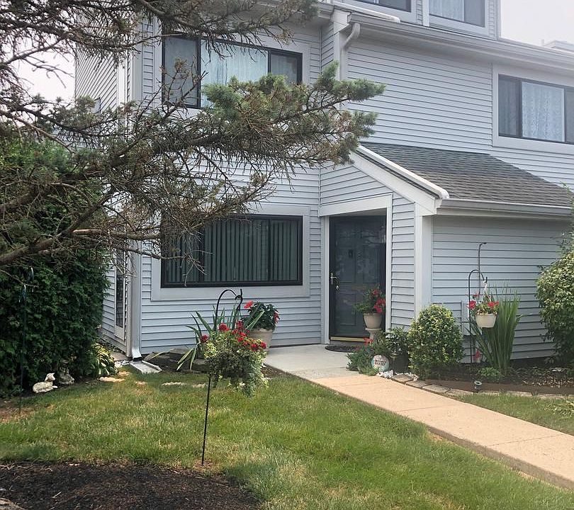 1st image of 101 Monroe Dr #198